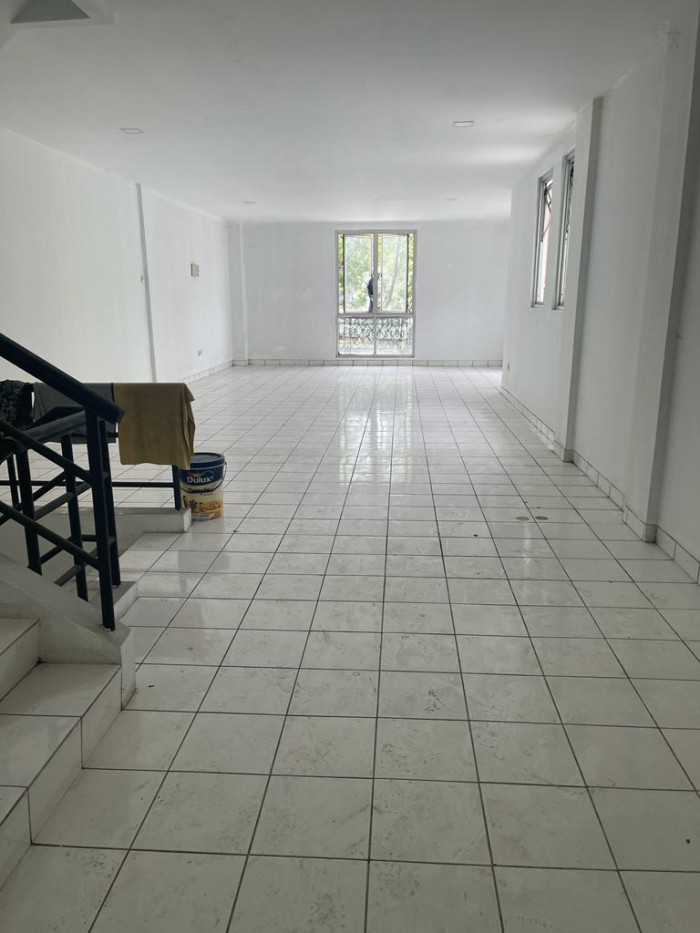 Ruko di Jual 3 lantai di Deltamas